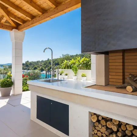 Argemonia Villa
