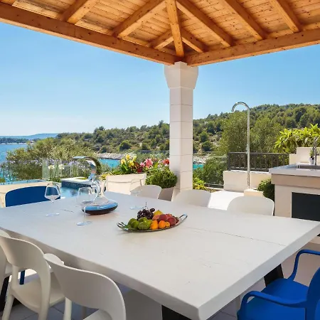 Argemonia Villa
