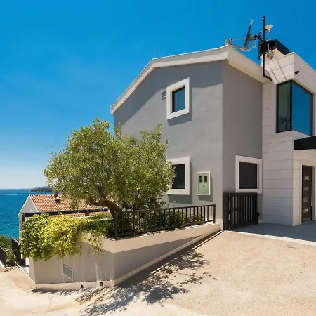 Argemonia Trogir